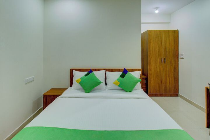 Room 10 of 29