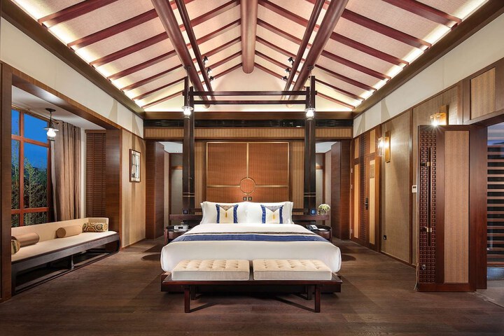 Room 18 of 49