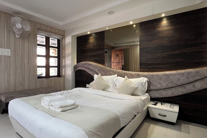 Room 4 of 22