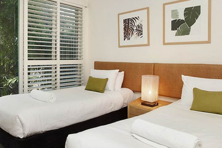Room 2 of 94