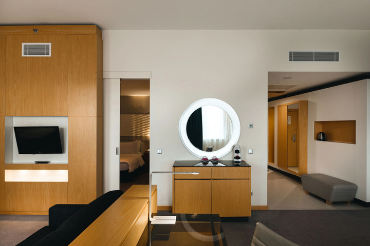 Room 10 of 22