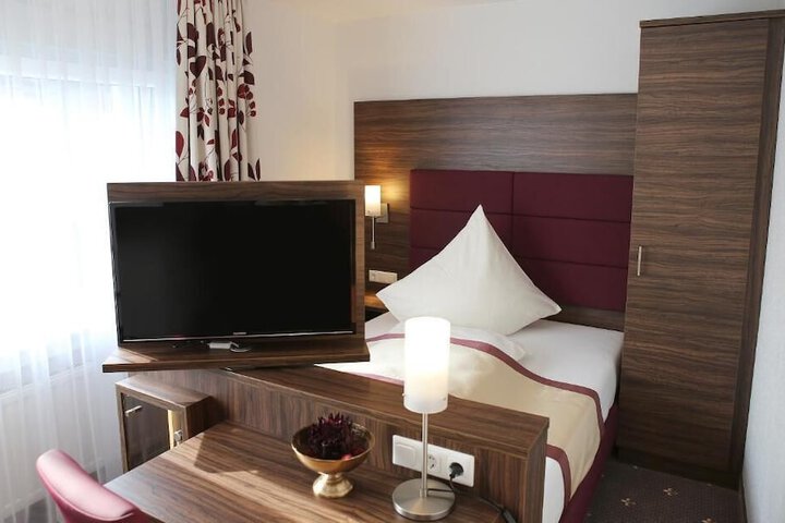Room 20 of 65