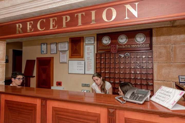 Entrance & Lobby