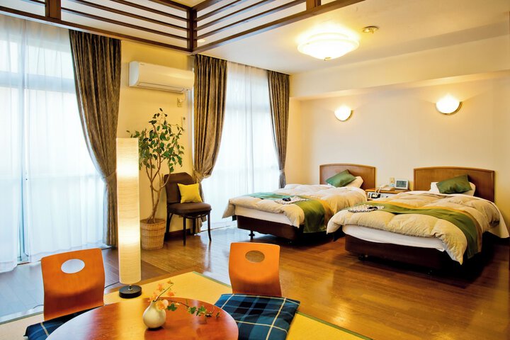 Room 6 of 27