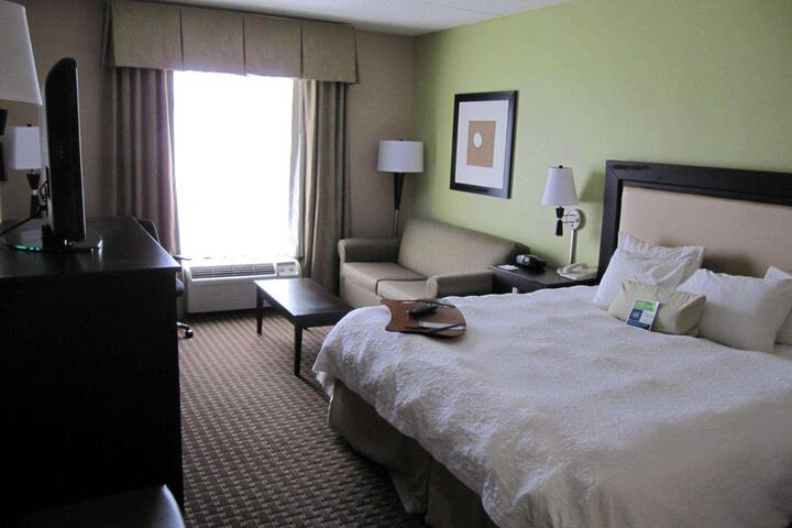 1 King Bed (3 of 11)