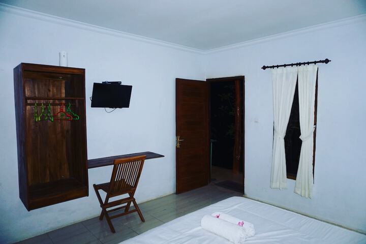 Room 3 of 50