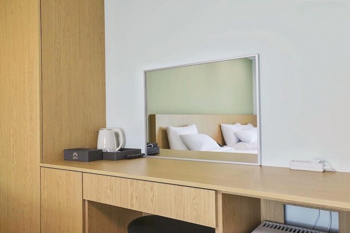 Room 21 of 76
