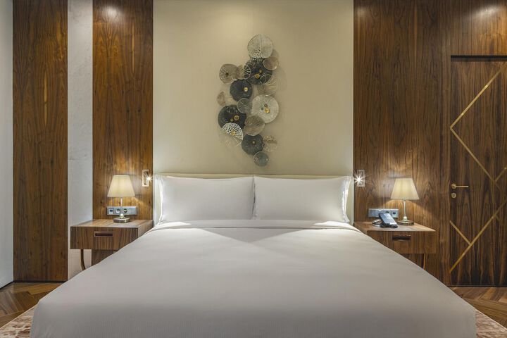 Room 14 of 92