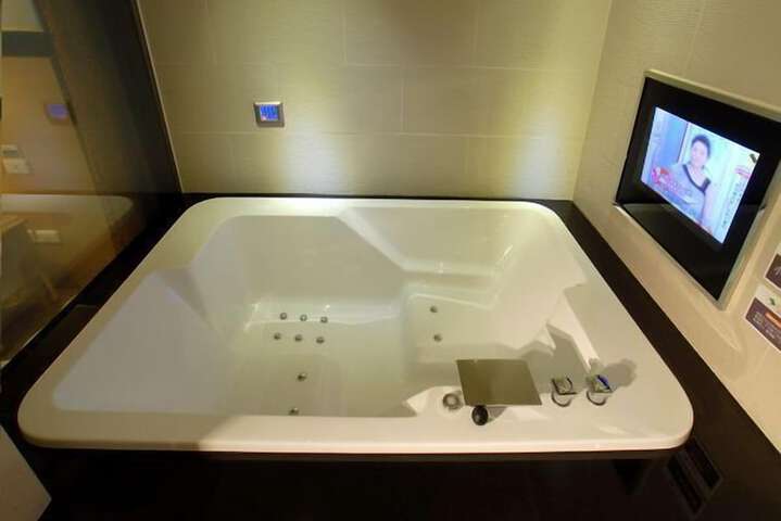 Spa 102 of 107