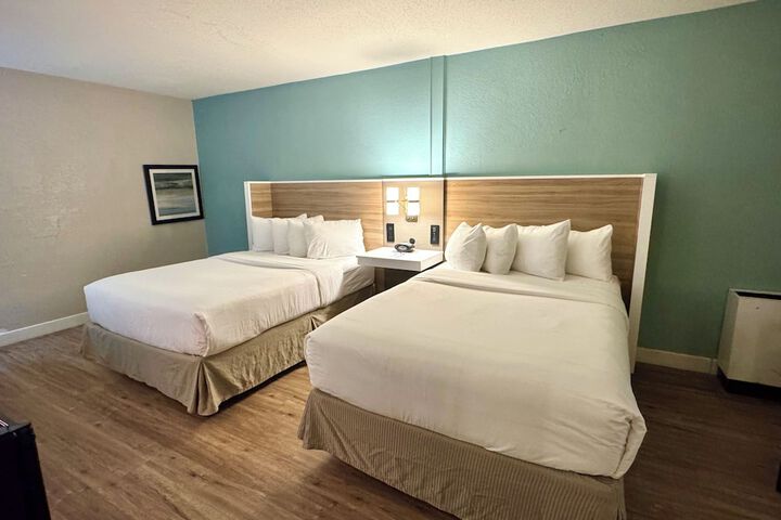 Room 6 of 118
