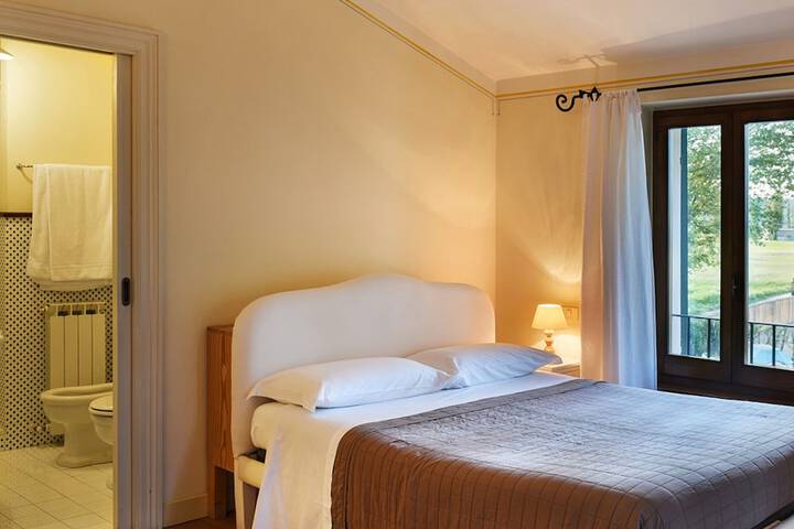 Room 10 of 49
