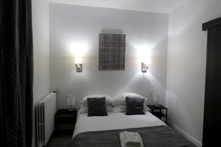 Room 9 of 31