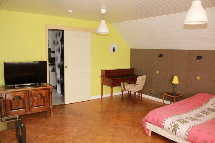 Room 2 of 11
