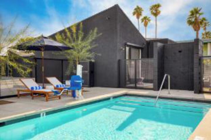 Blackhaus B : 4 Bedroom Suite by Avantstay 4-rooms