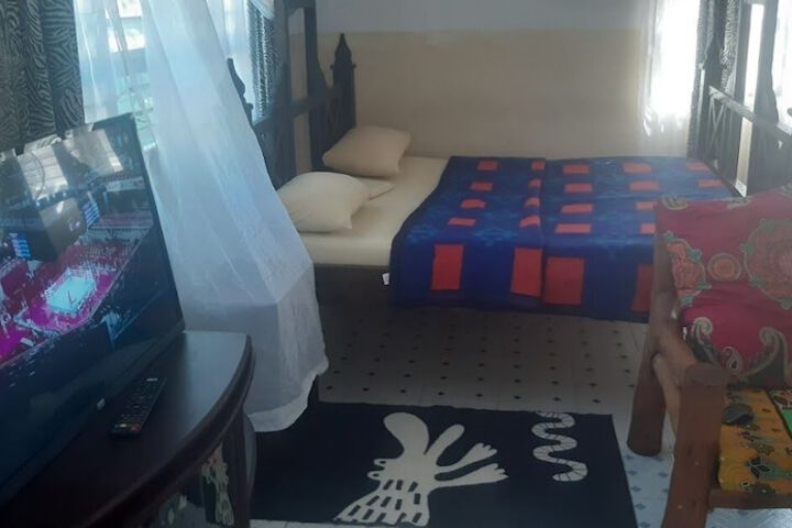 Room 4 of 30
