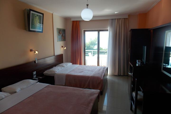 Room 20 of 135