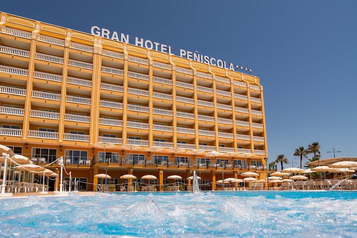 Hotel with Pool
