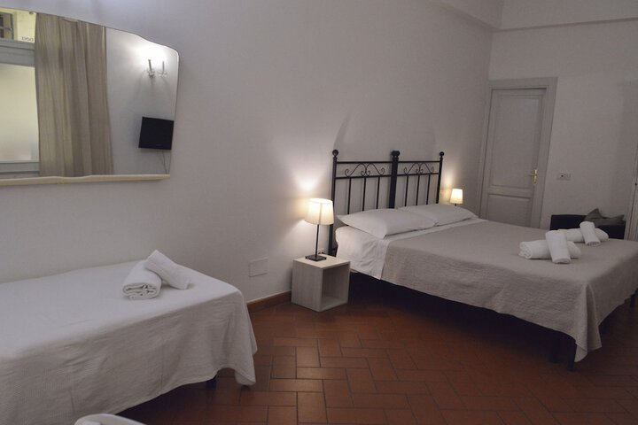 Room 6 of 60
