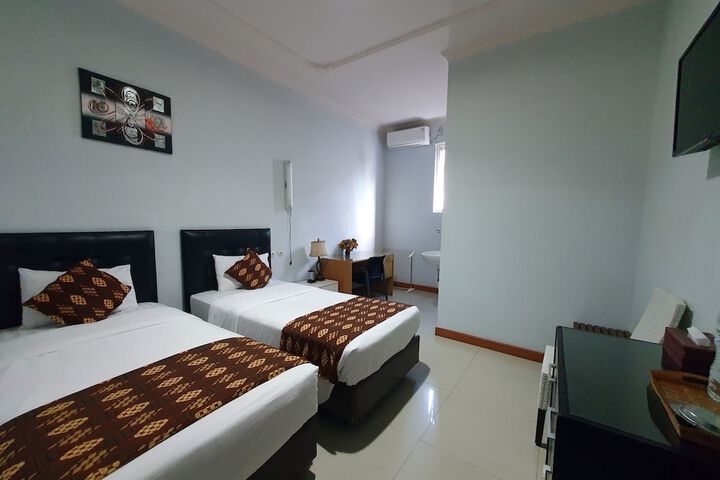 Room 9 of 26