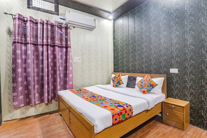 Room 26 of 40