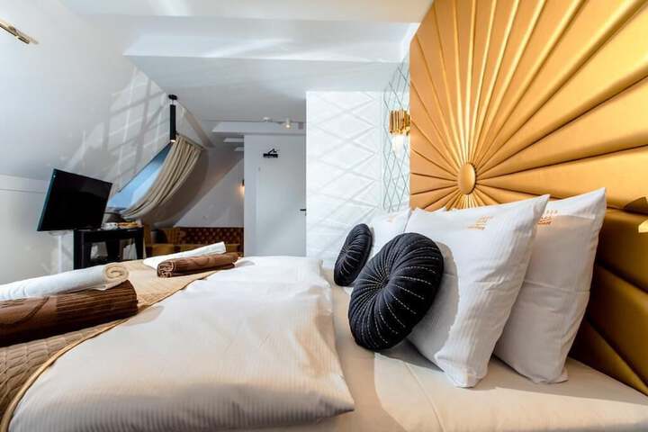 Room 25 of 135