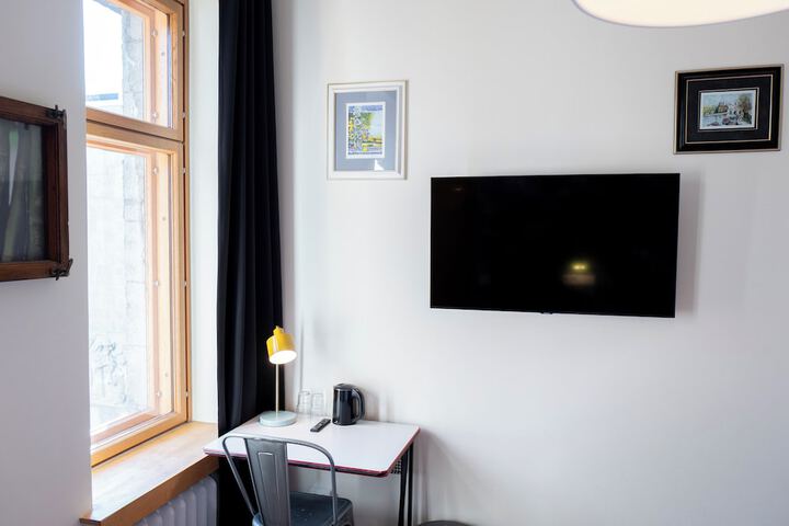 Room 48 of 93