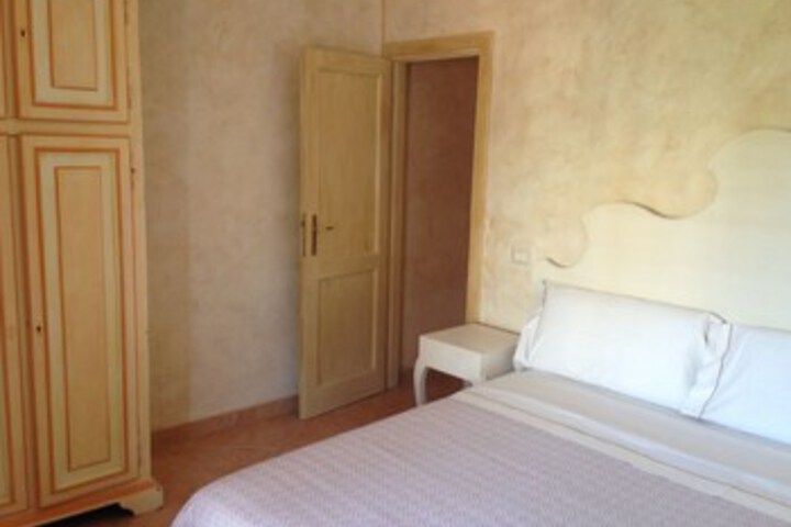 Room 12 of 26