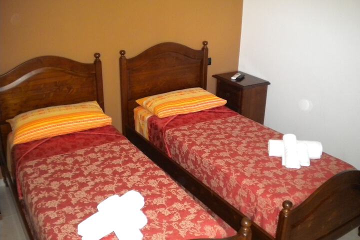 Room 12 of 32