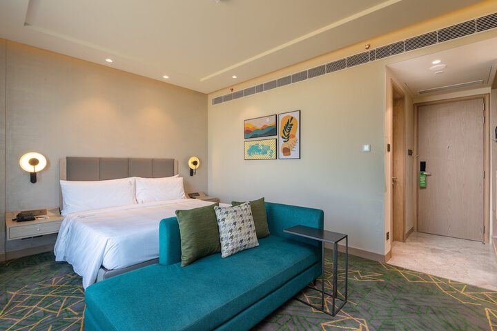 Room 12 of 95