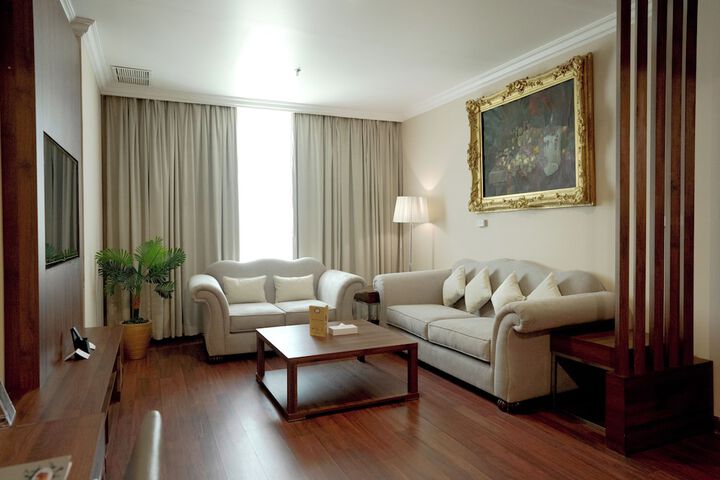Room 37 of 102
