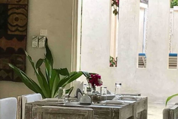 Dining 44 of 61