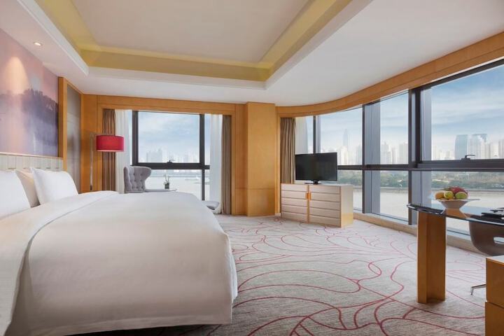 Room 18 of 67