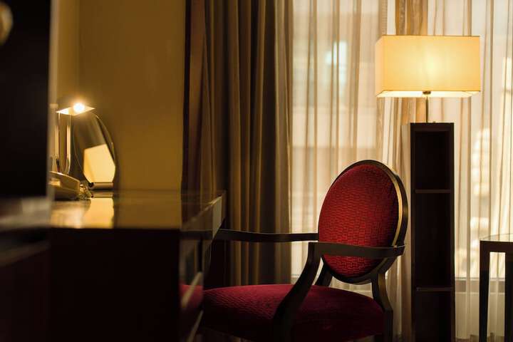 Room 4 of 61