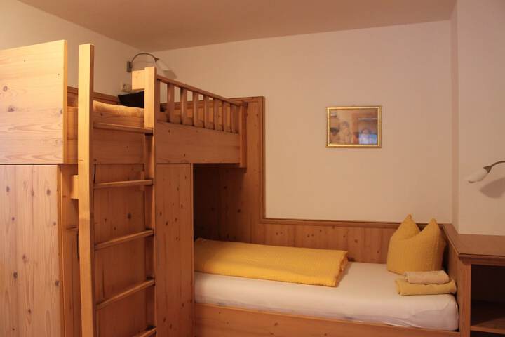 Room 9 of 62