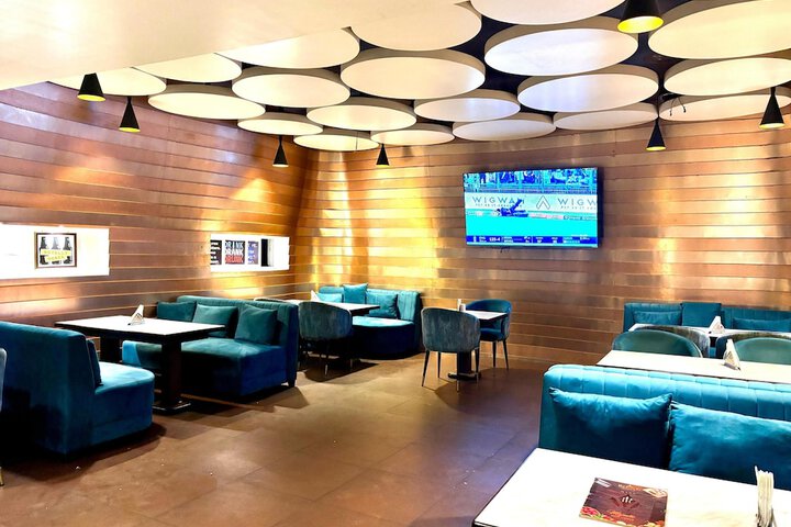 Lounge 39 of 66