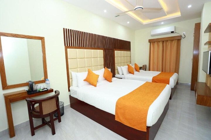 Room 8 of 32