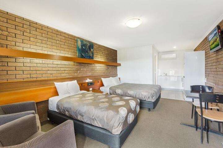 Room 9 of 75