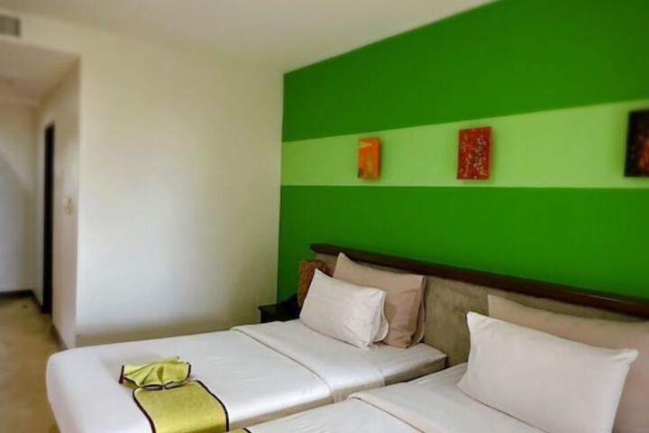 Room 12 of 43