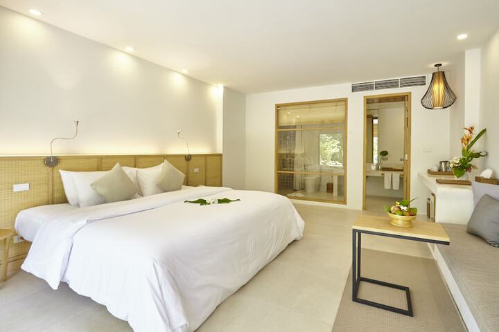 Room 26 of 183