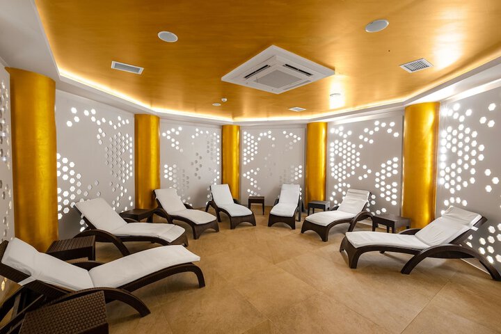 Spa 54 of 141
