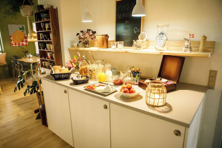 Dining 100 of 110