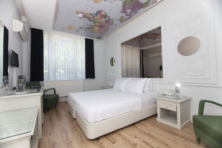 Room 2 of 25