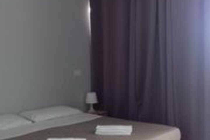 Room 20 of 28
