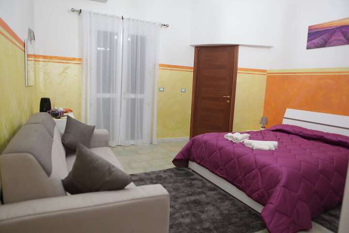 Room 3 of 28