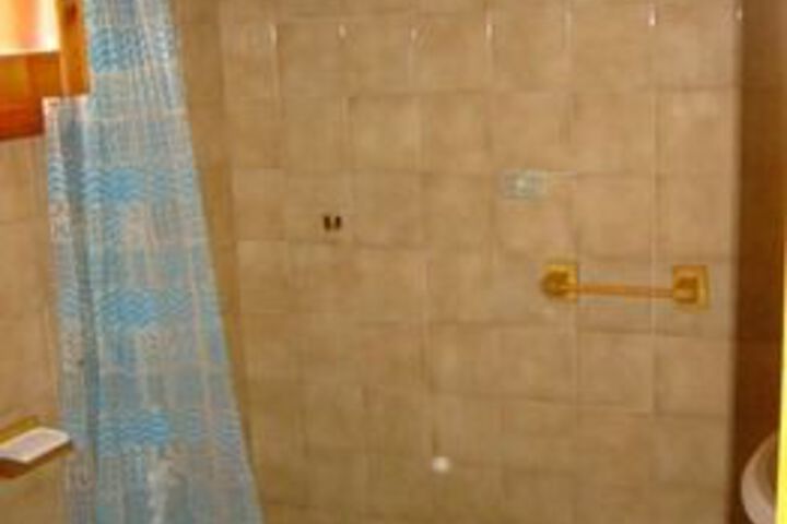 Room 3 of 20