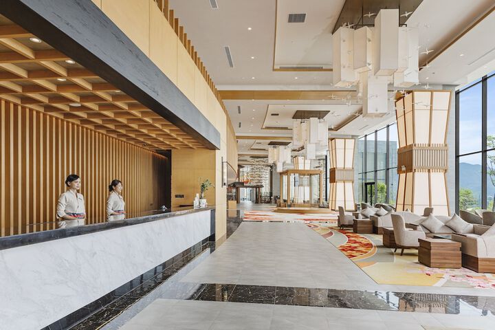 Hotel Lobby