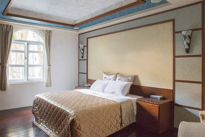 Room 2 of 31