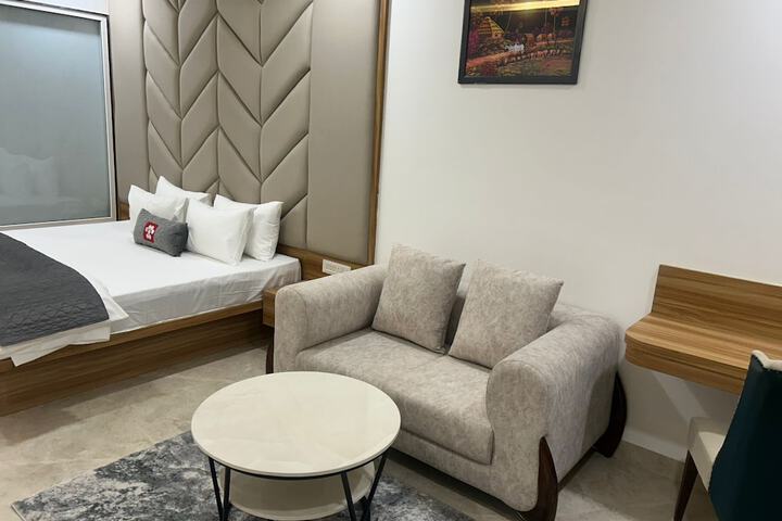 Room 3 of 13