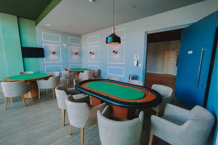Room 53 of 74