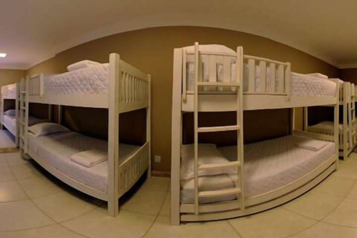 Room 9 of 40